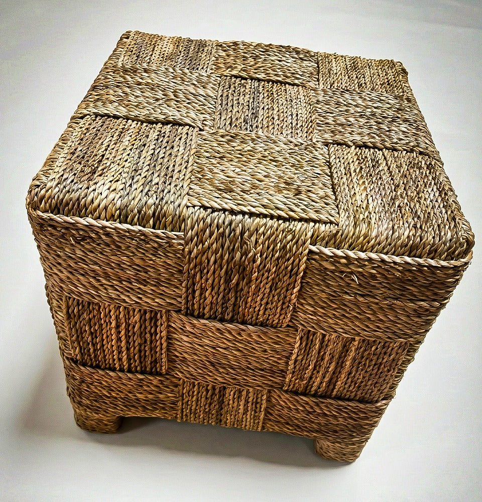 Pouf tressé (en fibres naturelles)