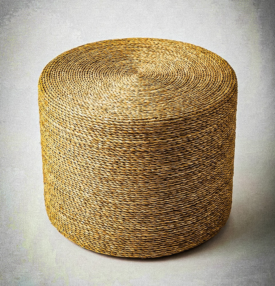 Pouf rond tressé (en fibres naturelles)